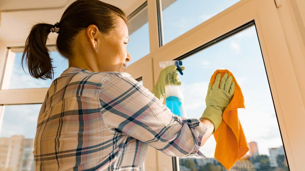 19 Treehouses That Look Like UFOS